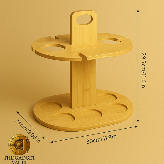 Houten wijnrek van bamboe met afmetingen 29,5 x 30 x 23 cm, voorzien van uitsparingen voor 4 wijnflessen en 4 wijnglazen, op een witte achtergrond met The Gadget Vault-logo linksonder.