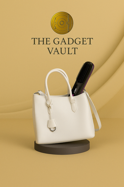 Een witte handtas met verschillende beautyproducten, waaronder een zwarte draadloze haarstijlborstel met paarse accenten van The Gadget Vault, stijlvol gepresenteerd tegen een luxe goud/grijze achtergrond.