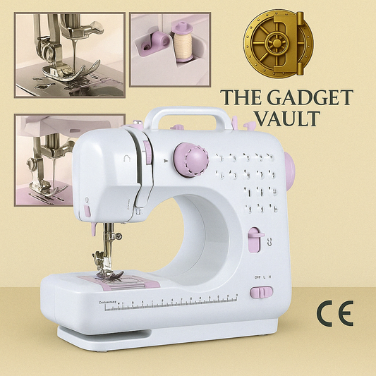 Digitale visual van een compacte witte naaimachine met lavendelkleurige knoppen, gepresenteerd door The Gadget Vault. Het beeld toont het apparaat in detail, inclusief de naald, spoelhouder en 12 ingebouwde steekpatronen. De branding is stijlvol geïntegreerd in goud en beige.